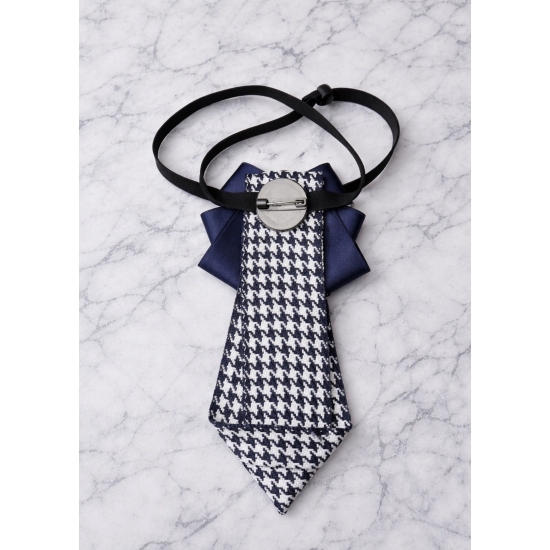 Elegancki krawat damski z broszką – styl vintage z charakterem